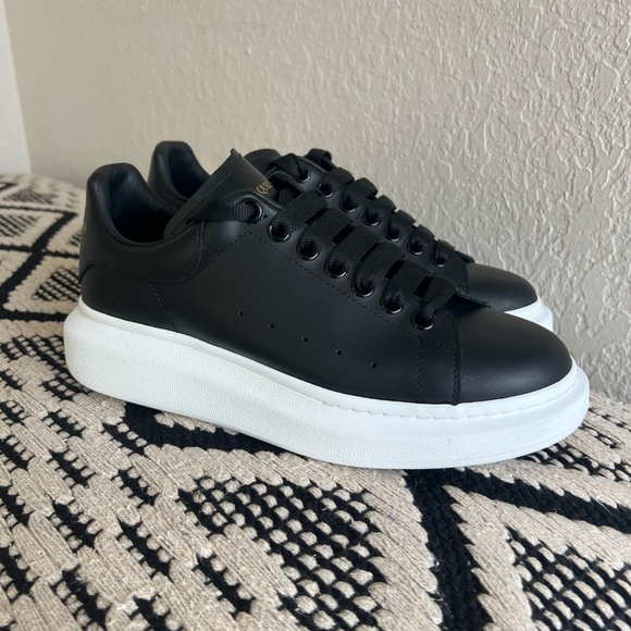 Alexander McQueen Mens Black Sneakers - Picture 5 of 6